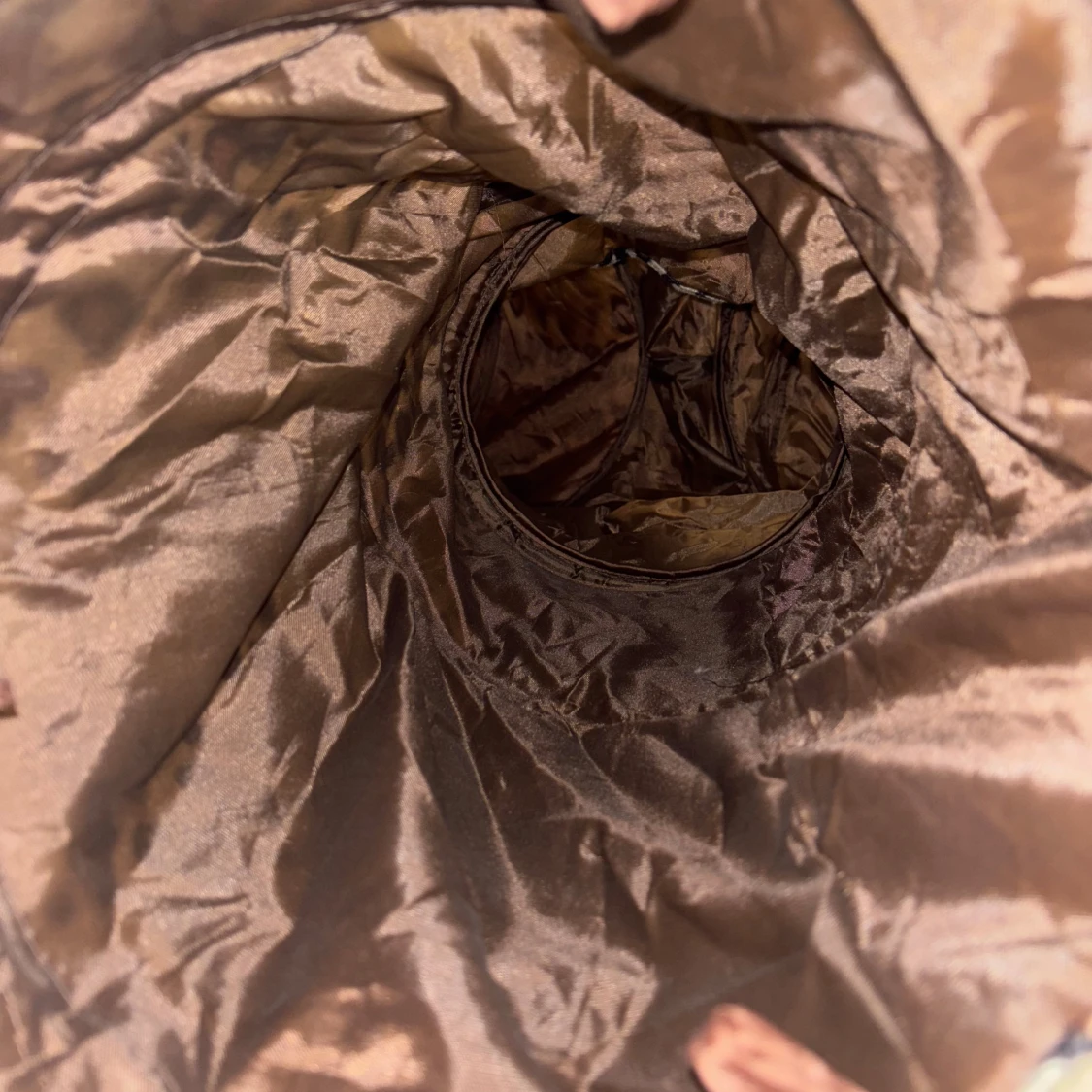 Katt tunnel använd 2 gånger  - 2