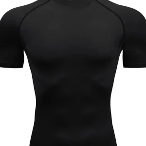 Kompressions tshirt svart - (Finns även i storlek L och i storlek XS  i seperata annonser).  Elastisk, luftig, torkar snabbt och formar sig runt musklerna så du ser större ut på gymmet..      TIPS: köp en mindre storlek om du vill att tröjan ska sitta tajtare runt musklerna. Materialet är mycket töjbart..                                                  (kom ihåg att allt som jag säljer är helt oanvänt och ligger kvar i förpackningen. "Läs beskrivningen i min profil"). Tack