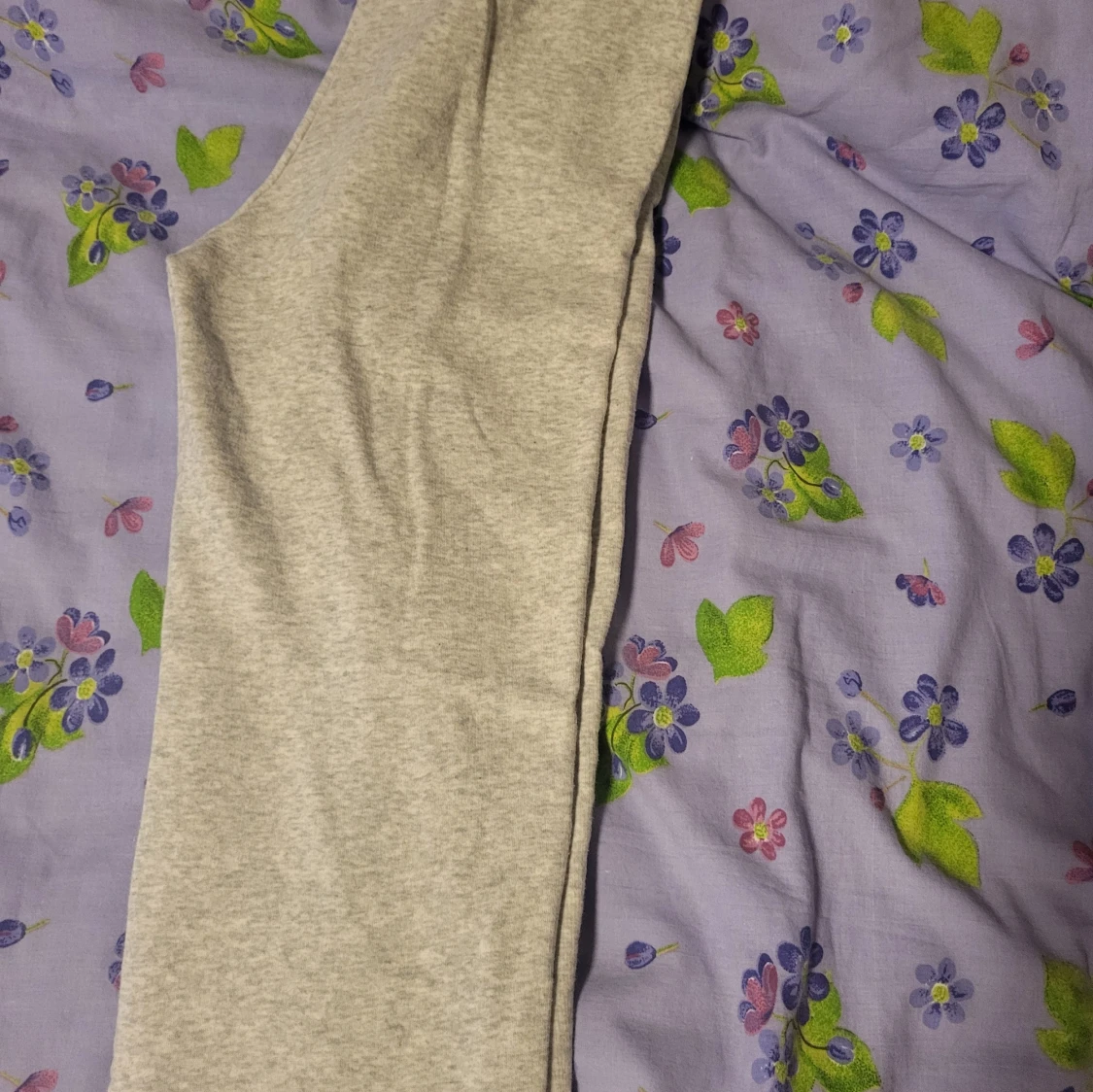 Grå mjukisbyxor med resår från NYC - 2