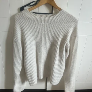 Stickad tröja - Stickad tröja