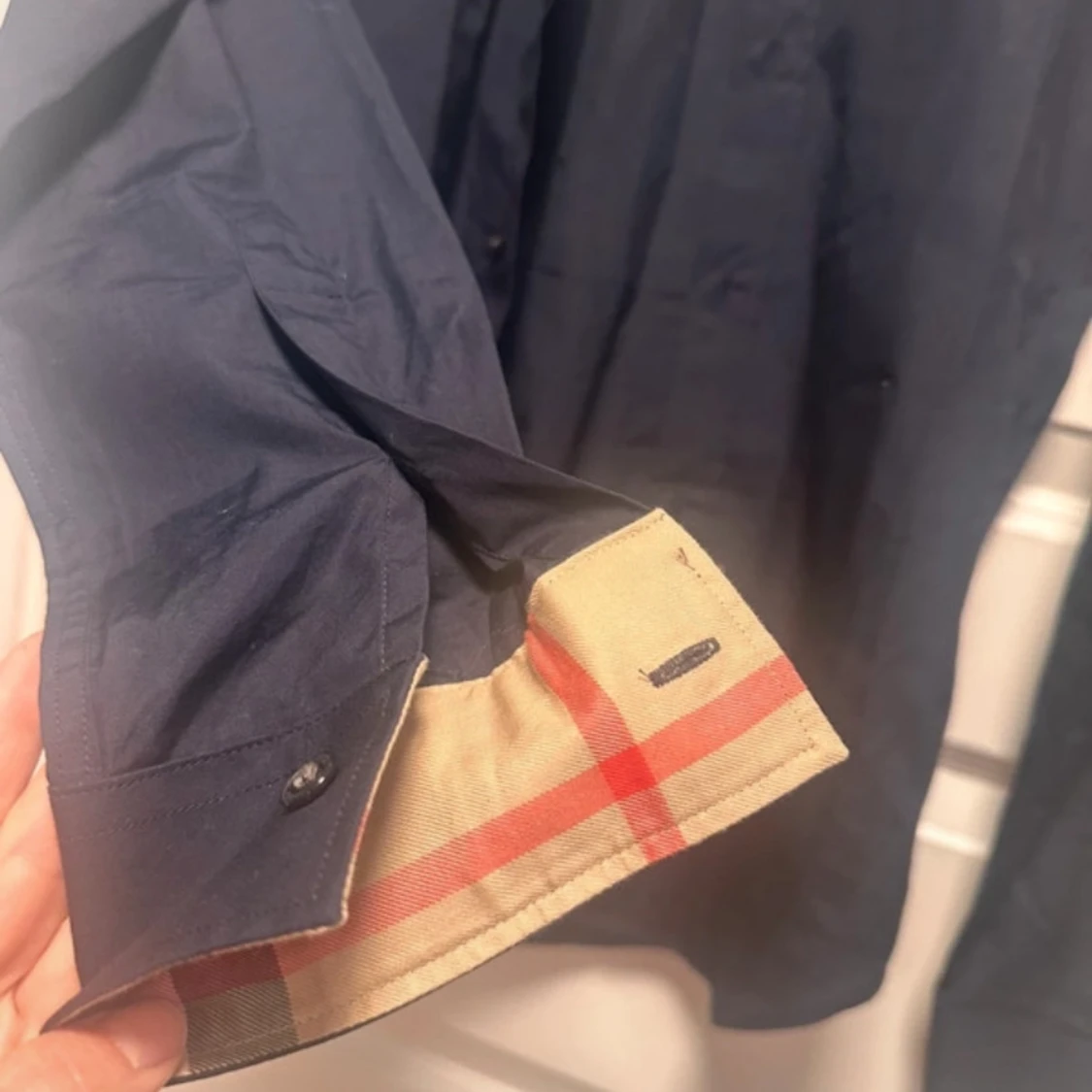 Mörkblå skjorta från Burberry  - 3