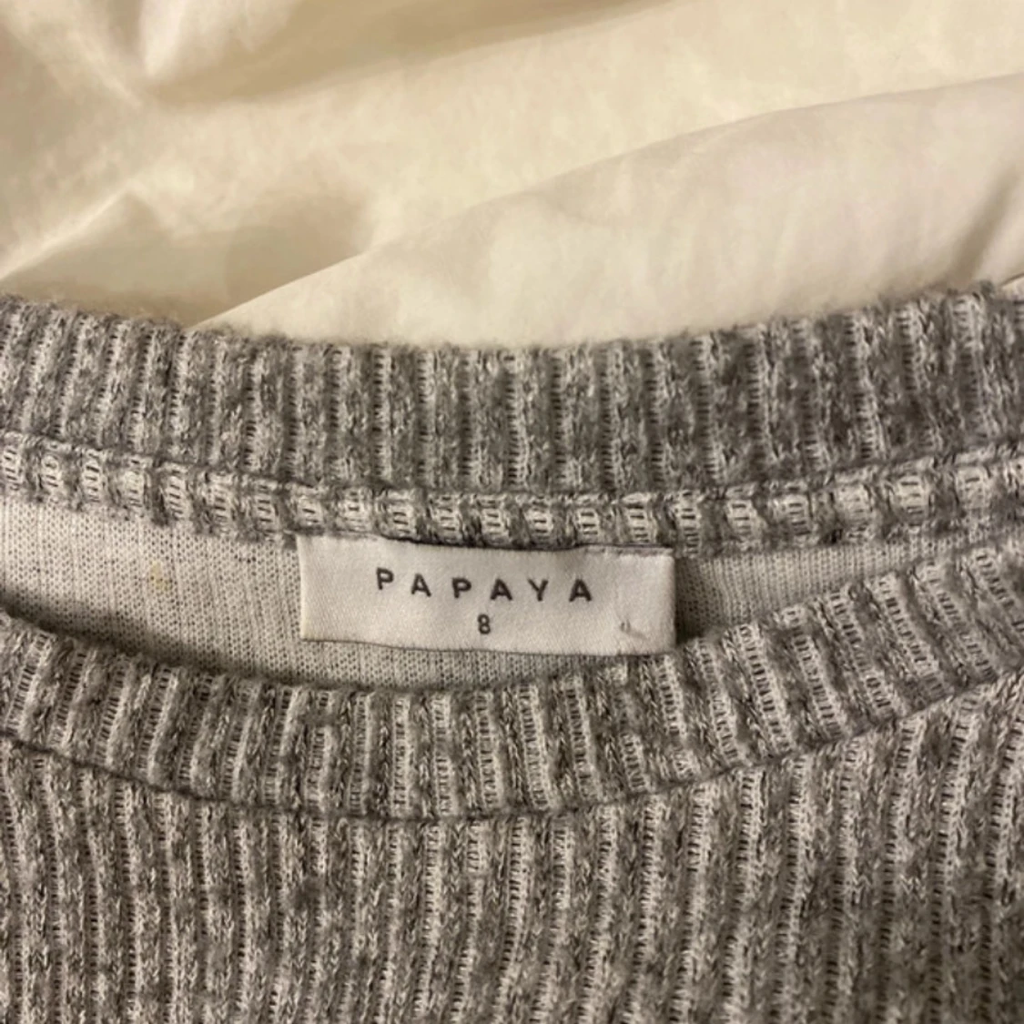 Grå ribbad stickad tröja med knyt från Papaya - 3
