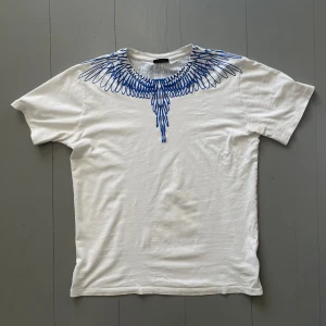 Marcelo Burlon T shirt - Bra skick | Passar storlek S, Modellen är 181cm | Skriv vid minsta fråga.