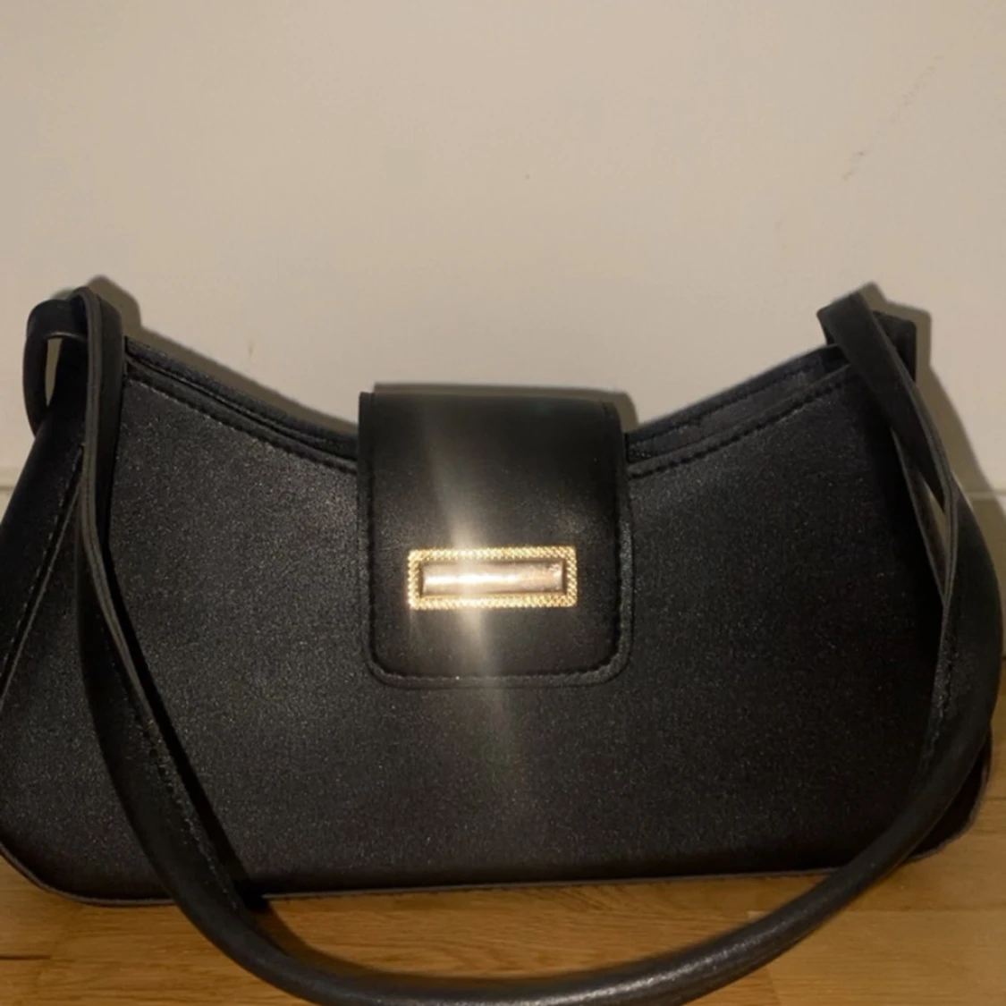 Svart axelväska 