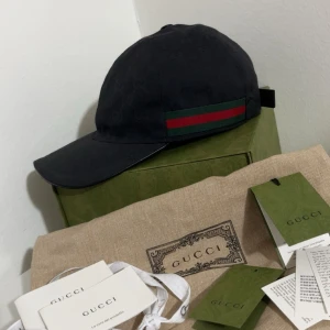 Gucci keps - Äkta svart Gucci keps 