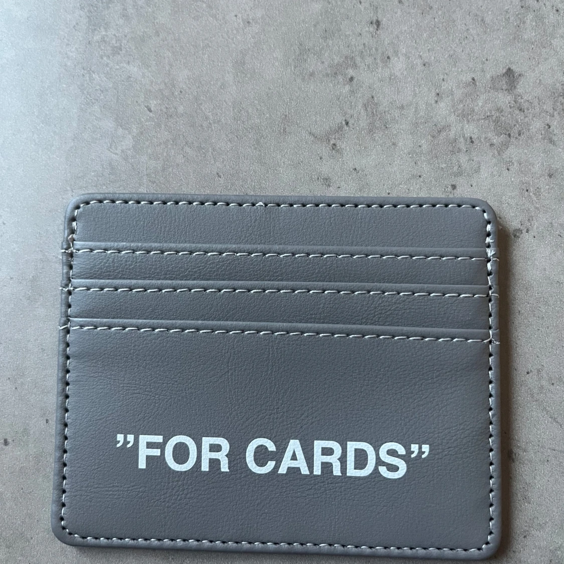 Korthållare, egen design med Off White inspo - 1