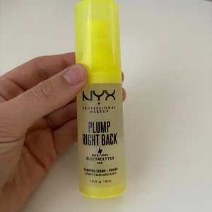 Primer  - Den populära nyx primern. Säljer då den inte kommer till användning längre. Använt typ en fjärdel av den. 