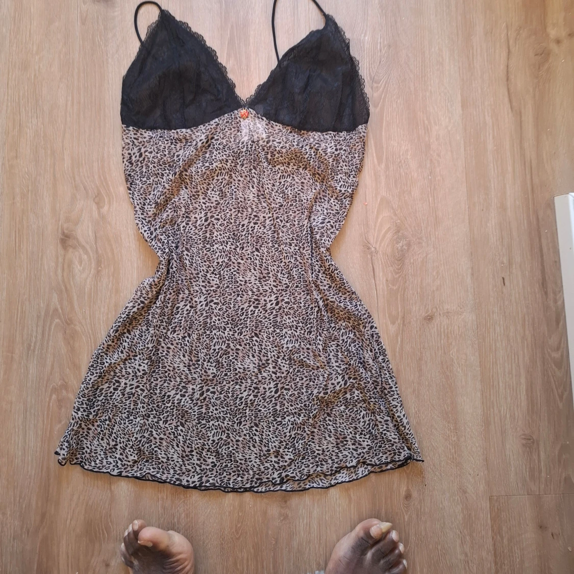 Leopardmönstrad kortklänning med spets - 2