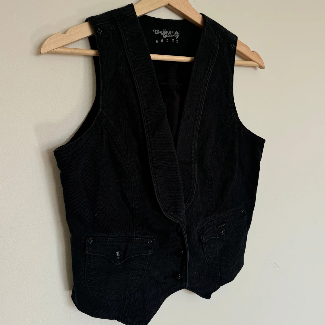 Svart jeansväst från College Clan - 1