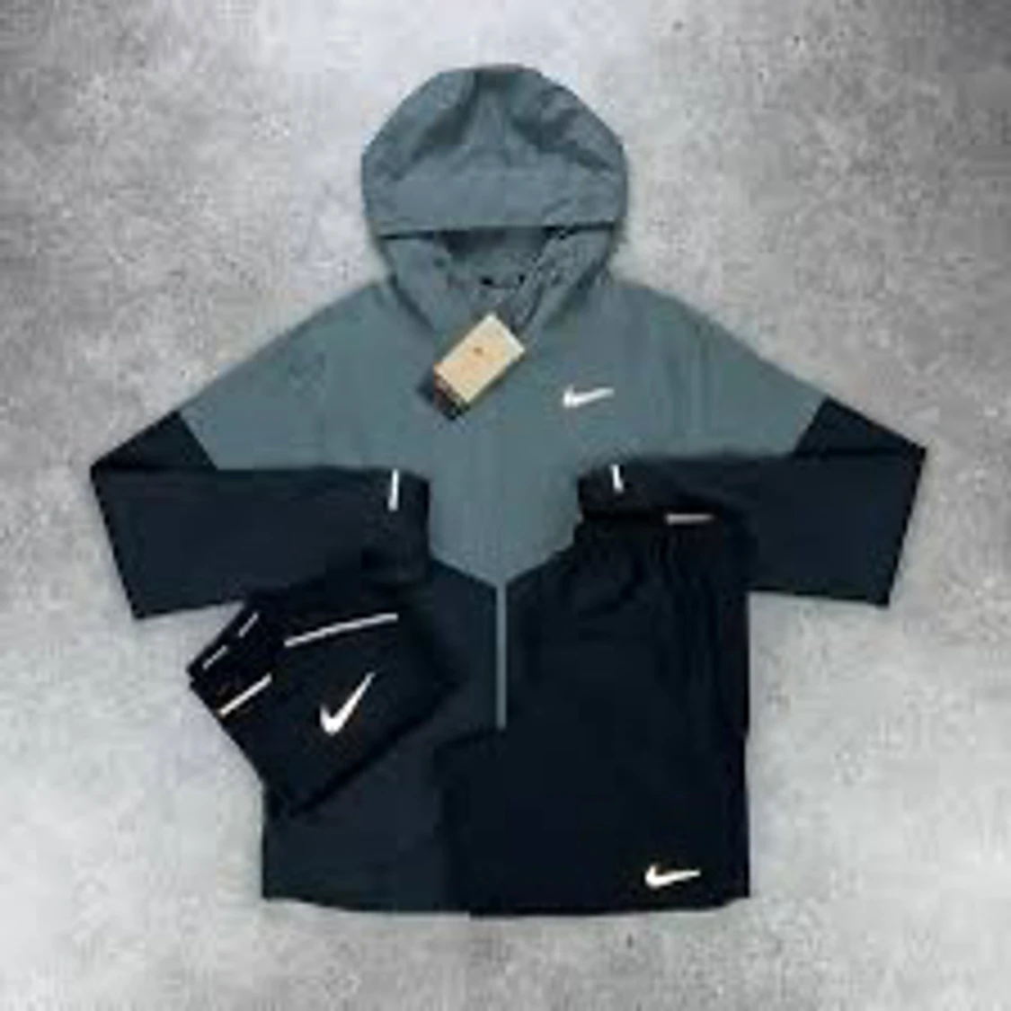 Grey and black Nike miler set