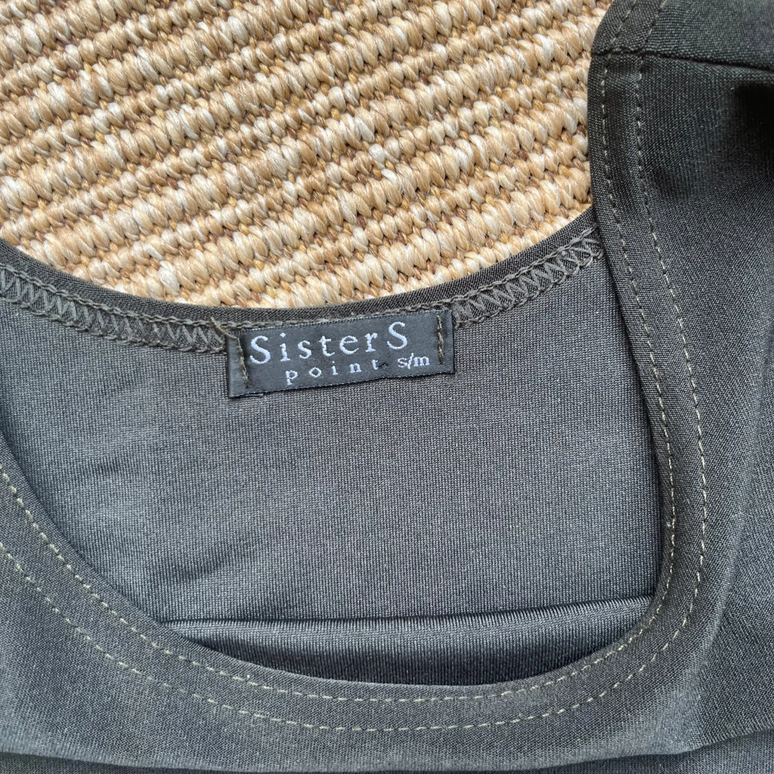 Mörkgrå topp från Sisters Point - 1