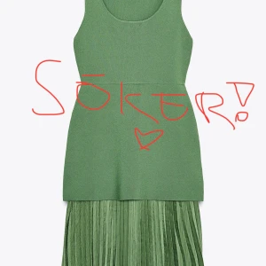 SÖKER zara klänning  - Söker denna fina dara klänning! I S ele M hör av dig om du har den och vill sälja! 🌼🌼🌼☀️☀️