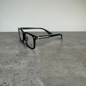 Chrome heart glasögon  - Snygga chrome heart glasögon med blå skydd, riktigt snygga för sommaren!