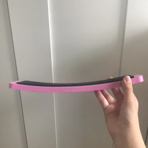 Rosa snurrbräda - Detta är en snurrbräda som kommit till användning ca 1-2ggr. Har en mjuk yta för foten, säljes pga att den inte används.