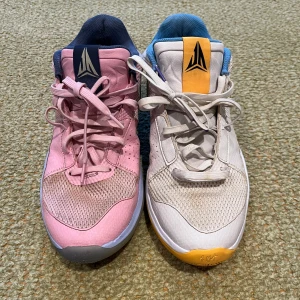 Nike Ja 1 - Nike Ja 1 mismatch colorway. Inte original insole. Använd i några månader. 