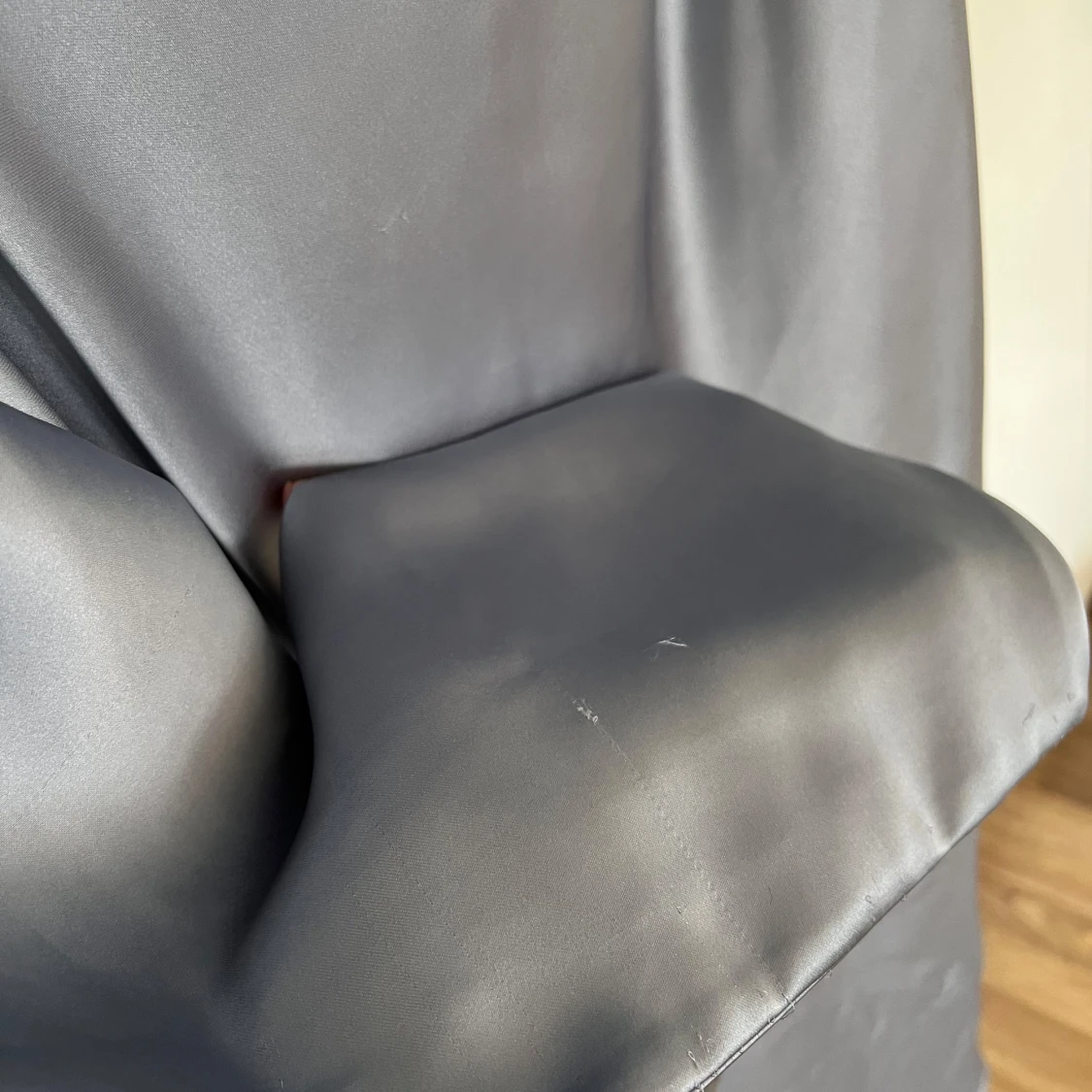 Dimblå satinklänning  - 3