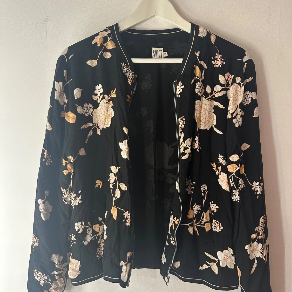 Blommig kofta från Saint Tropez