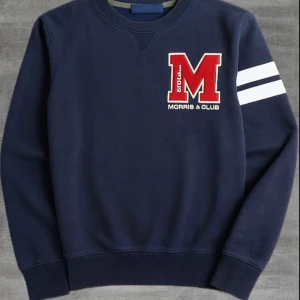 Morris Sweatshirt - Säljer en helt ny blå Morris Wilton sweatshirt, nypris 1100 kr (köpt på CareofCarl). Storlek XS men passar även S perfekt. Priset är inte hugget i sten. 