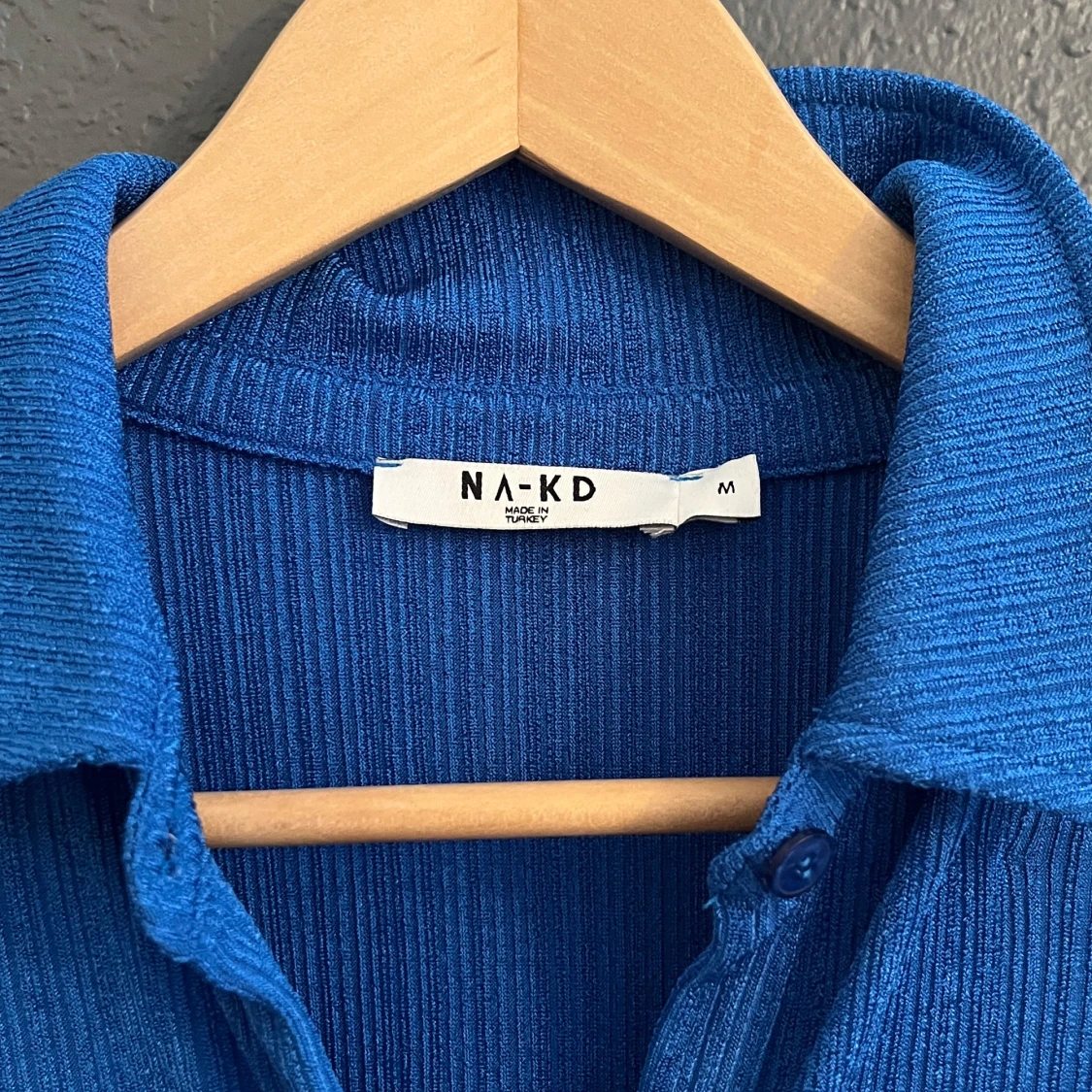 Blå ribbad klänning från NA-KD - 2