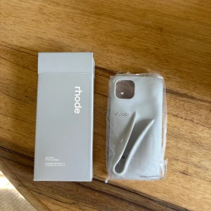 Rhode IPhone 13 skal  -  mobilskal från rhode, helt nytt, pga fel storlek 