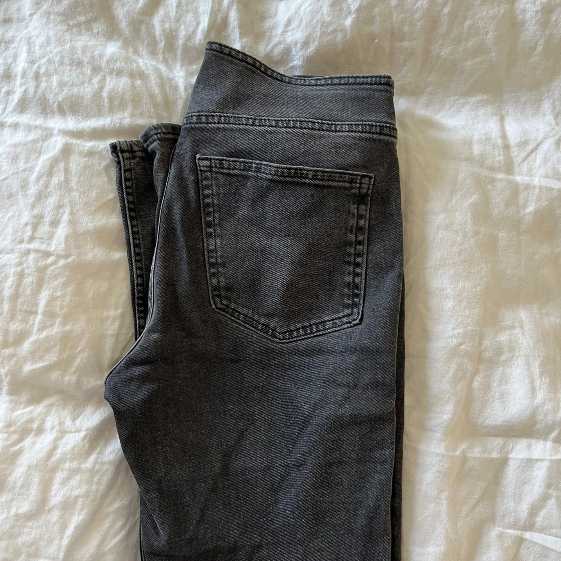 Gråtvättade lågmidjade bootcut jeans - 4