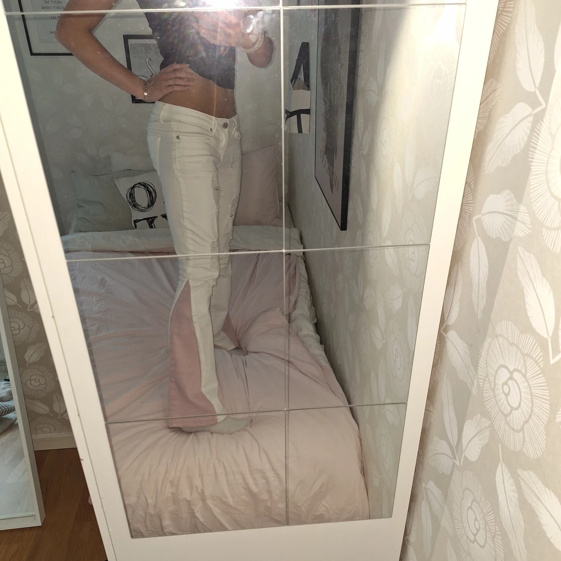 Lågmidjade special-designade vita jeans  - 2