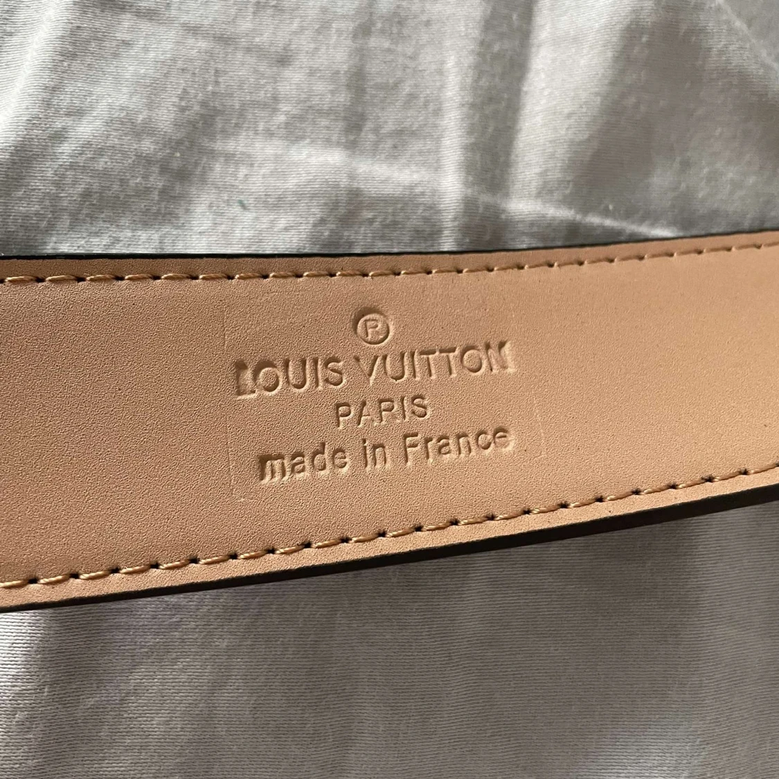 Jag säljer en svart bälte - 2