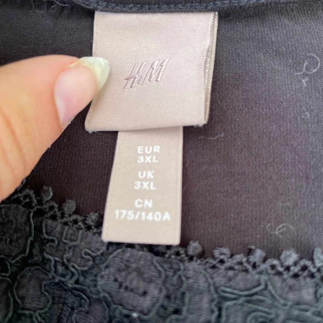 Svart ärmlös topp med spets från H&M - 2