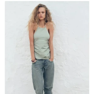 Topp från Zara  - Helt ny topp från Zara med prislappen kvar 