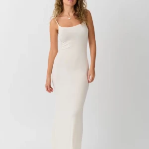 Ljus långklänning med smala axelband - Säljer både en gul och vit långklänning ifrån gina tricot. storlek xxs