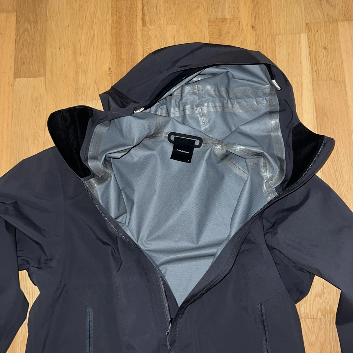 Svart vindjacka från Peak Performance - 1