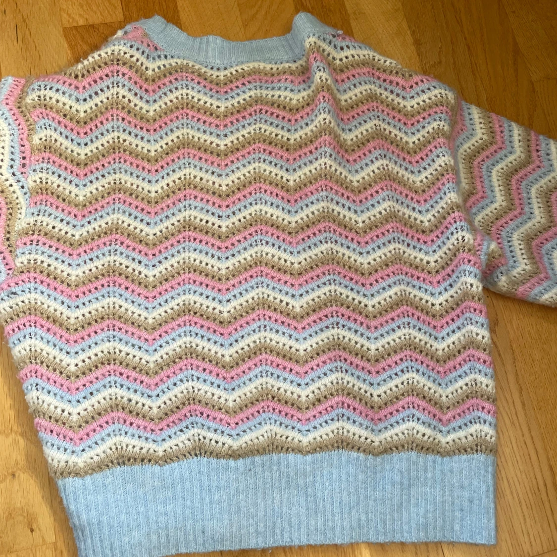 Pastellfärgad stickad tröja Lindex - 1