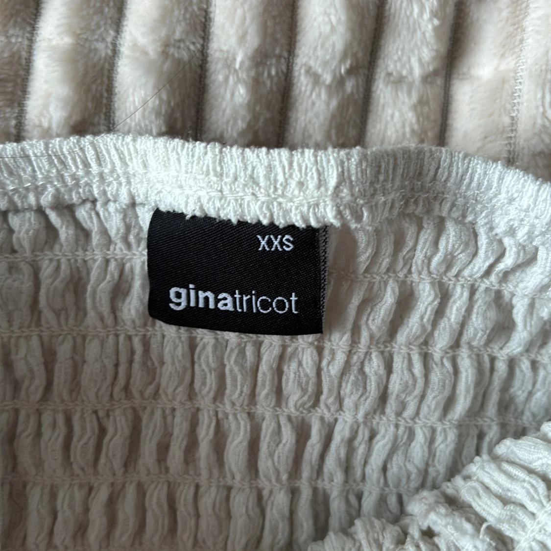 Vit smockad linnetopp Gina Tricot - 2