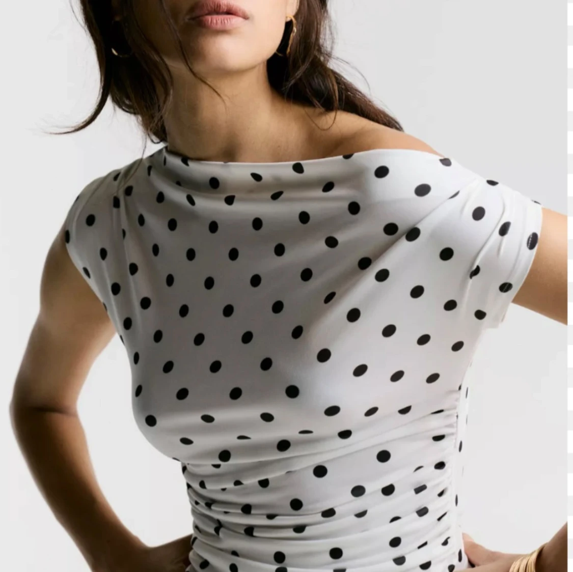 Vit prickig oneshoulder topp - 1