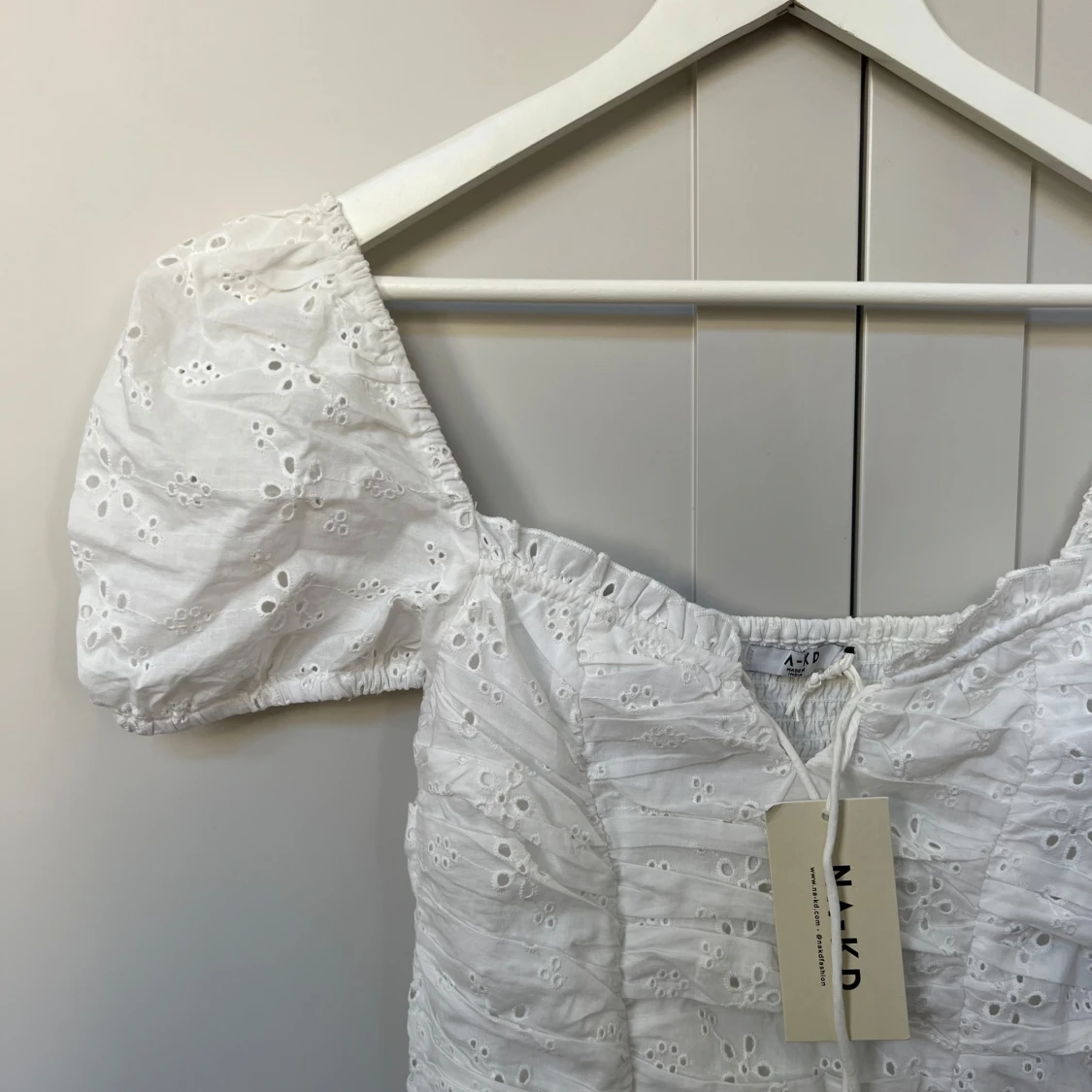 Vit klänning från NA-KD - 1