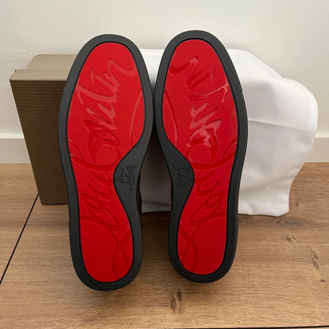 Christian Louboutin grå mocka sneakers - 4