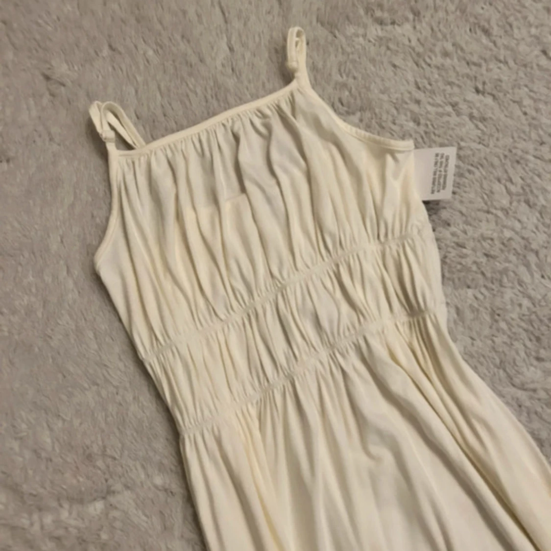 Ljus långklänning från Bubbleroom - 1