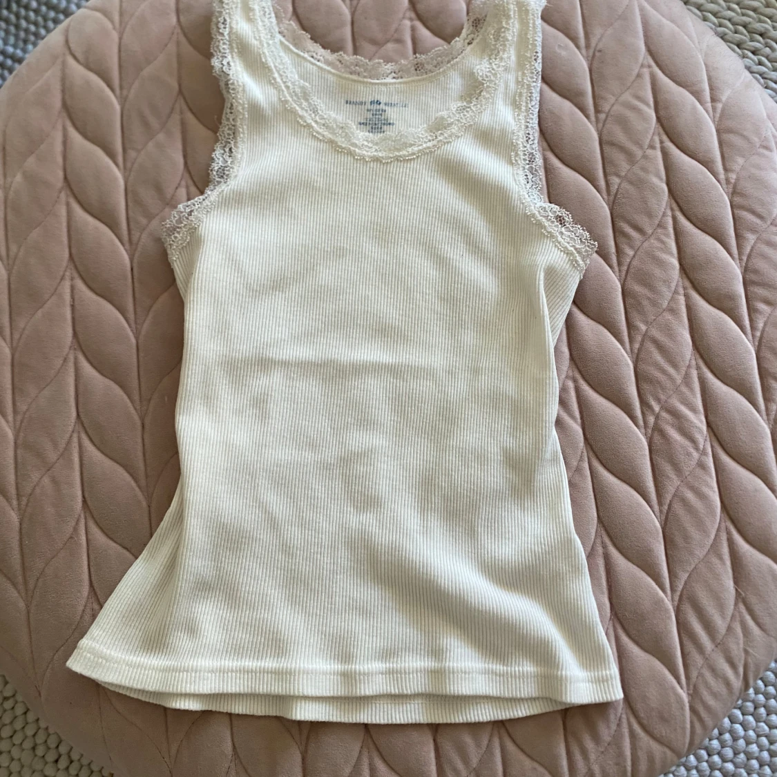 Vit ribbad linnetopp Brandy Melville - 1