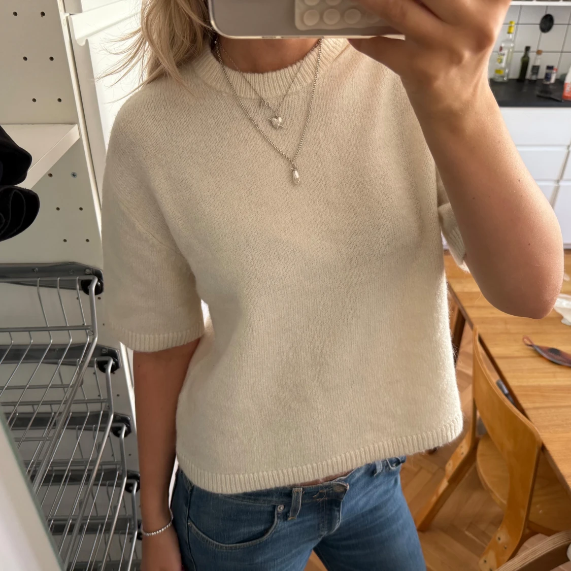 Krämvit stickad tröja från Gina Tricot