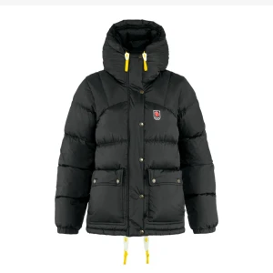 Fjällräven jacka - INTRESSEKOLL!! Intressekoll på min fjällräven jacka då den börjar bli lite liten på mig 