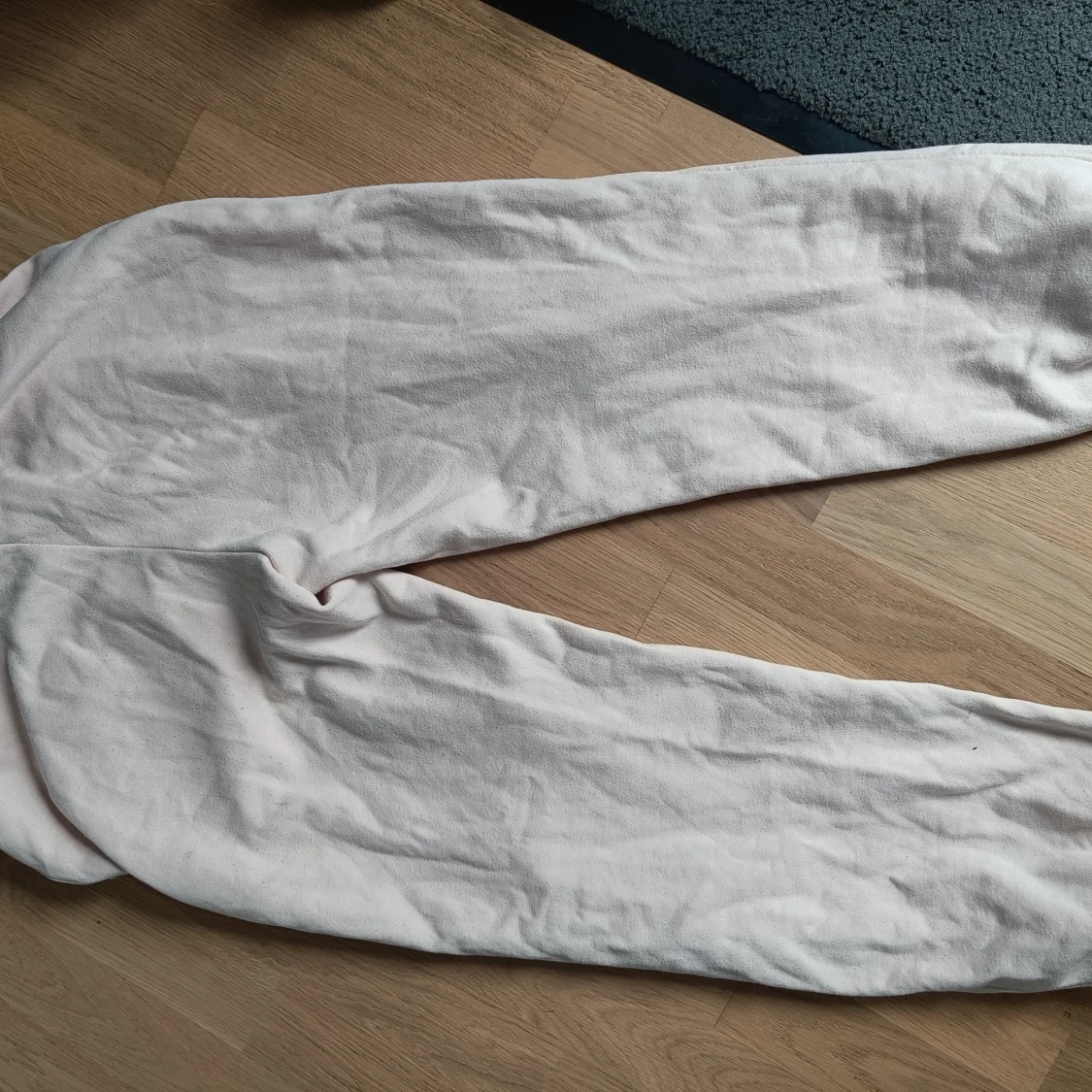 Ljusrosa mjukisbyxor med snörning - 3