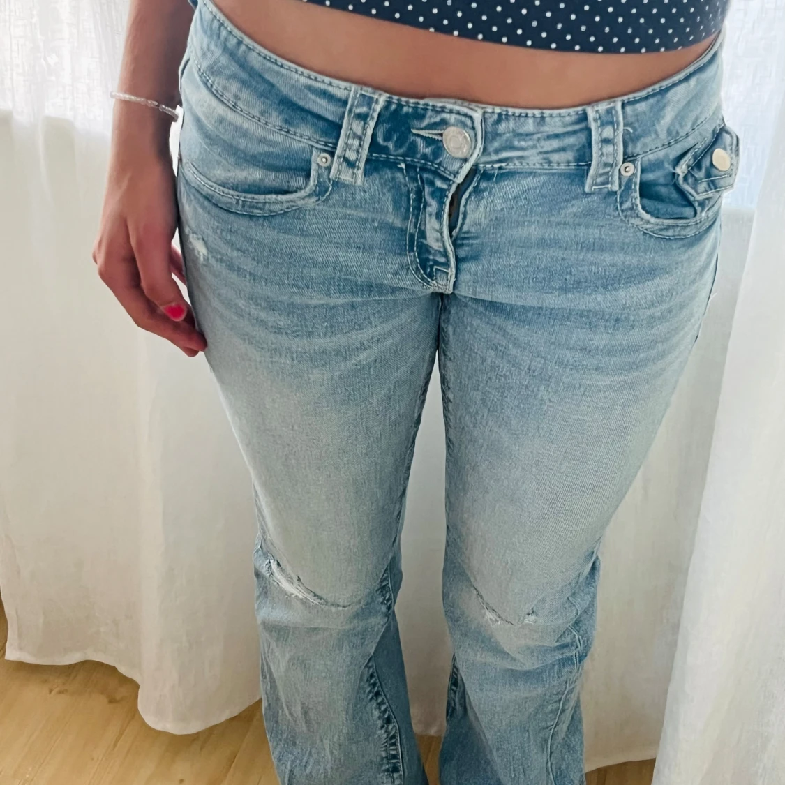 Ljusblå bootcut jeans från ginayoung i storlek 164 - 2