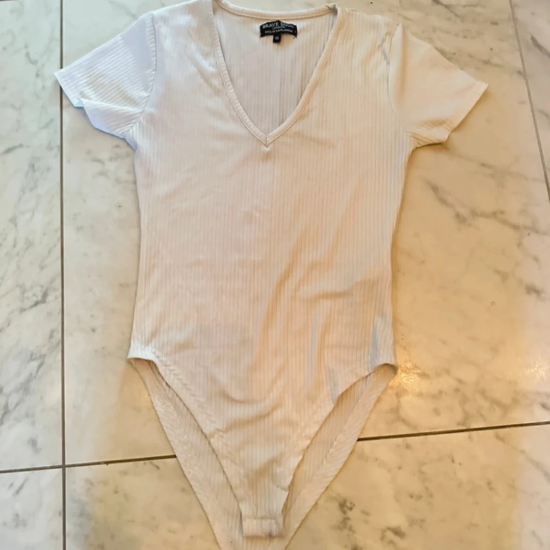 Vit ribbad bodysuit Brave Soul XS