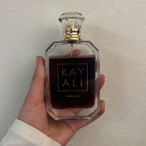 Kayali Vanilla | 28 Eau de Parfum - Kayali Vanilla | 28, säljer då jag inte använder så mkt, använt ca 10ml 
