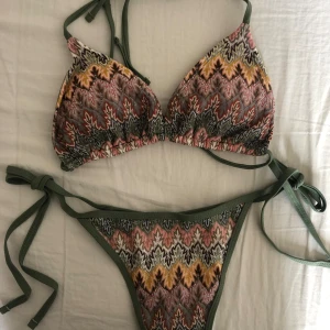 Bikini - Jättebra skick säljer då den inte kommer till användning, skriv privat för mer info/bilder💗postar inom 24h💕