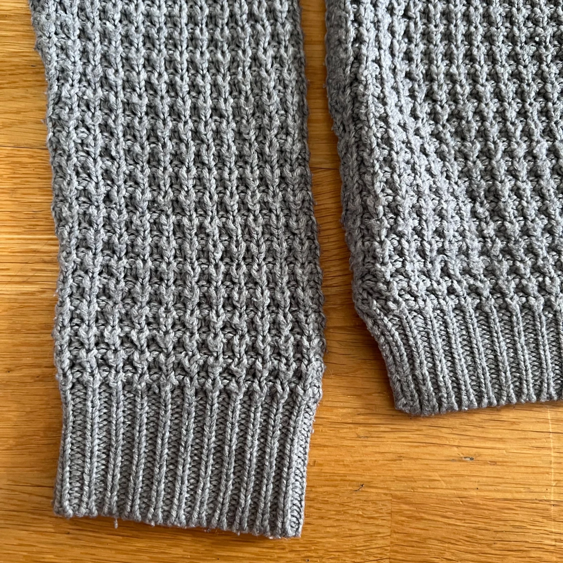 Grå stickad tröja från FB Sister - 2