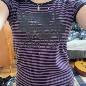 emo tröja  - jätte gullig T-shirt med rhinestones och glittrig katt. 
