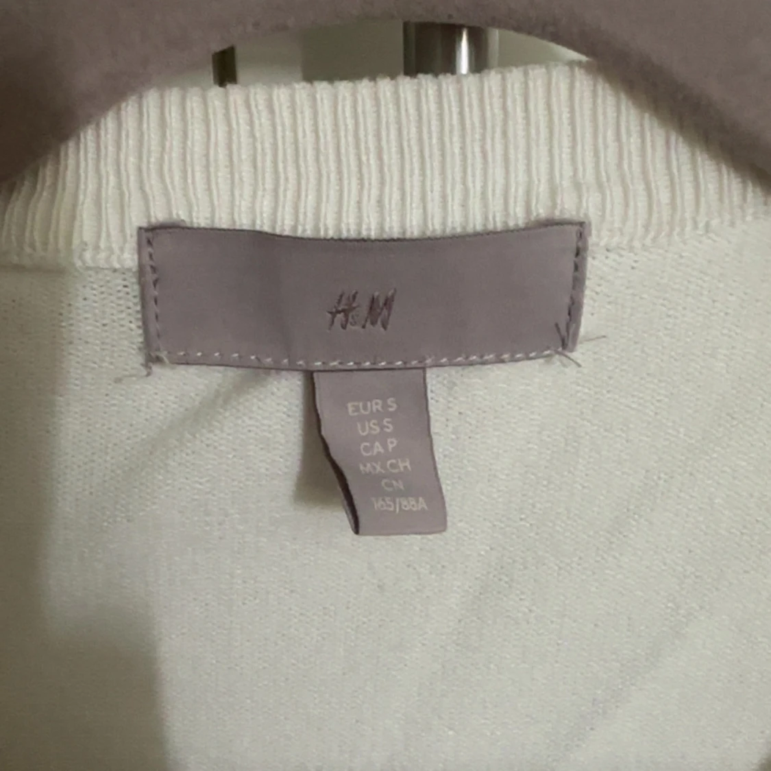 Vit kofta från H&M med knappar - 1