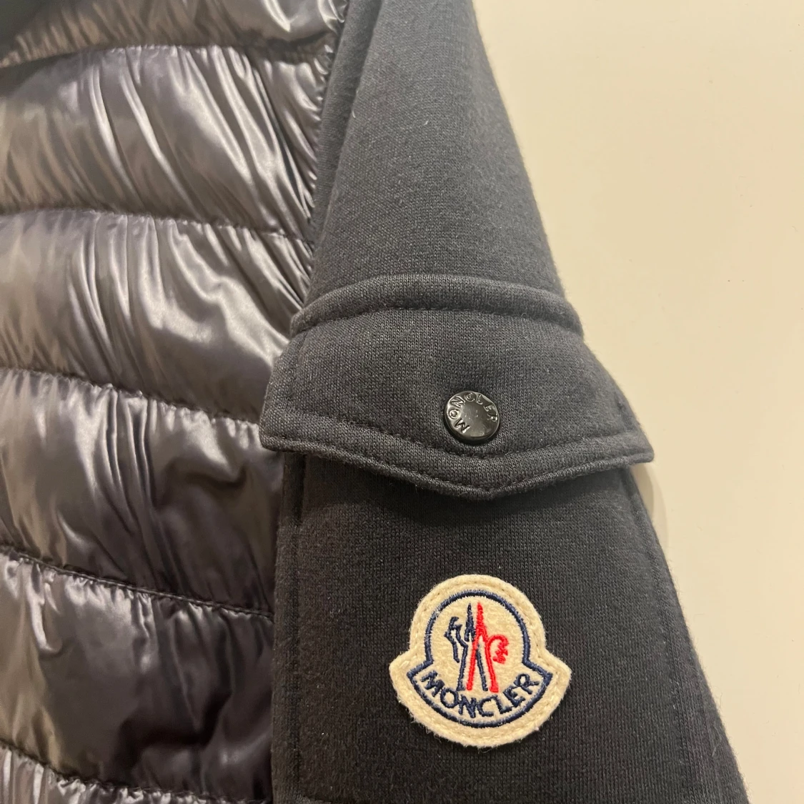 Svart jacka från Moncler - 1