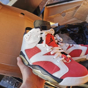 Jordan 6 VI Carmine - Utmärkt skick. Replicas. Knappt använda. 